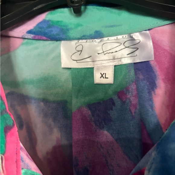 Short Set - Picture 5 of 7